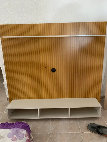 PAINEL RIPADO COM RACK 55"