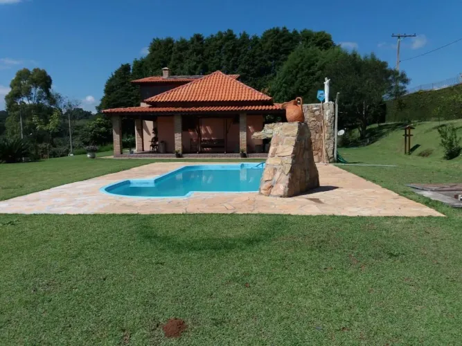 Chácara à venda | 2.131 m² de terreno | 4 Dormitórios (1 Suíte) | Condomínio Alpes de Pied