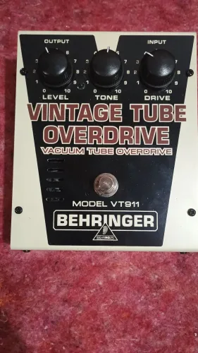 Vendo pedal de overdrive Vauvulado Behringer 