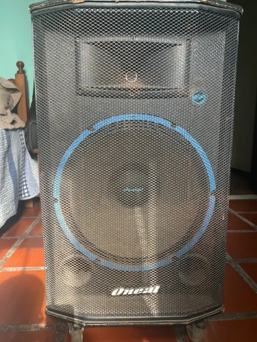 Caixa de som ativa Oneal  OPB 1025 400rms  15 polegadas + Pedestal