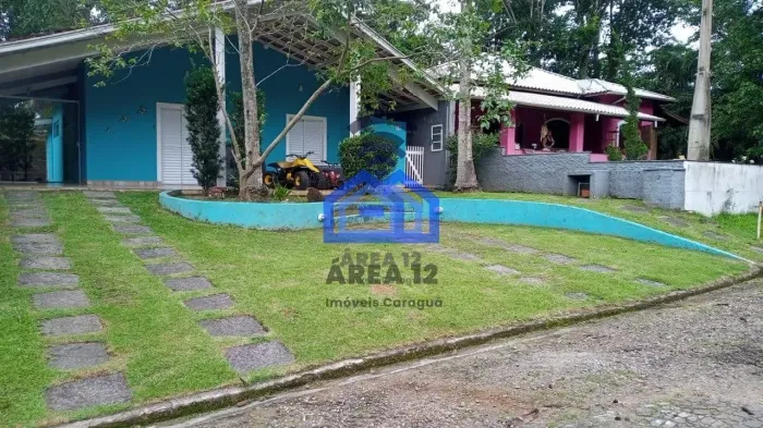 Casa à venda em Condomínio no bairro do Massaguaçu - 3 dormitórios, sendo 1 suíte, 4 banhe