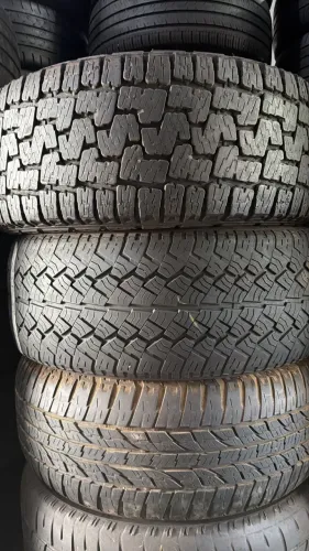 Pneus 255/55/19 um de cada marca