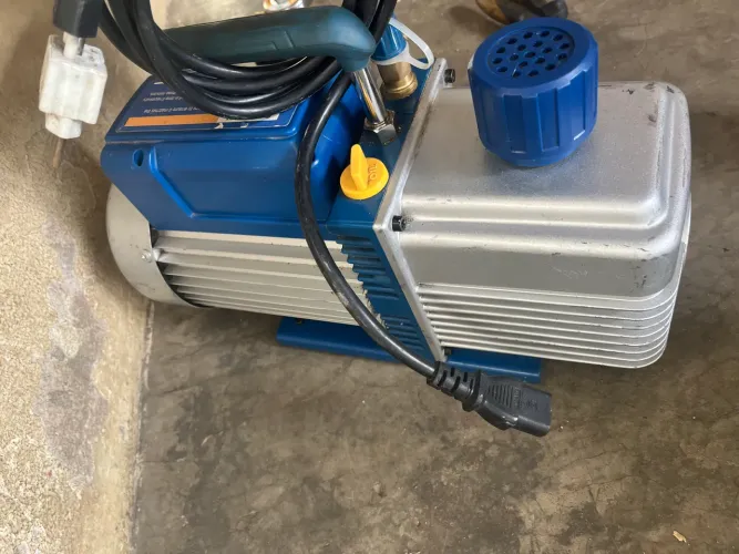 Bomba de Vácuo EOS Value 12CFM Duplo Estágio para Ar Condicionado/Refrigeração