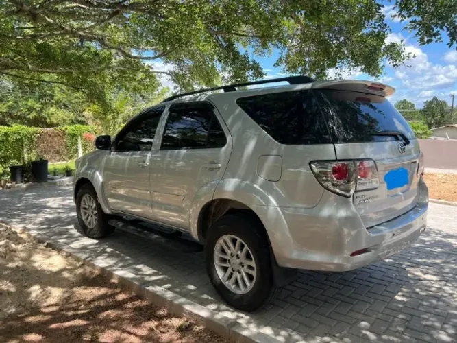 Toyota Hilux SW4 SR 4X2 2.7/2.7 Flex 16V Mec. 2014