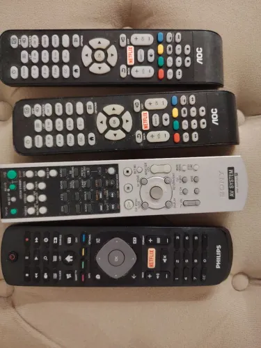 Vendo controles de TV usados