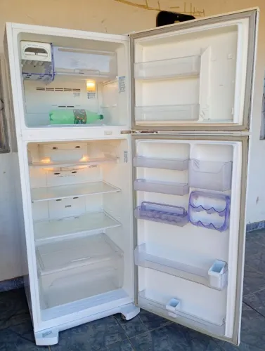 Geladeira Eletrolux Frost Free DF-46