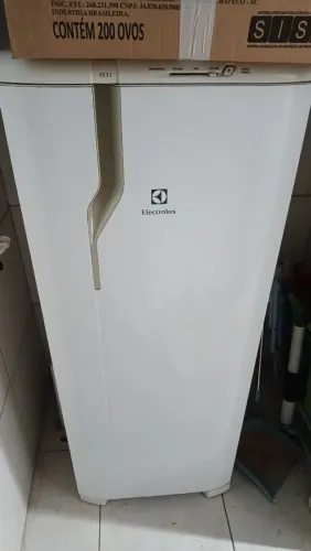 Geladeira Electrolux ( leia o anúncio)