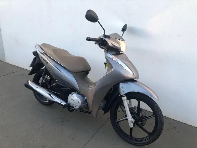 Vendo ou troco por MOTO Honda Biz 125 Conpleta 2019 Extra c/ 2026 Pago
