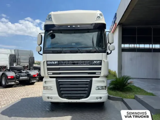Caminhão DAF XF 510 6x4 2019/2020 Teto Alto Cabine Super Space Revisado e com garantia