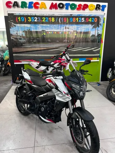 BAJAJ DOMINAR 200