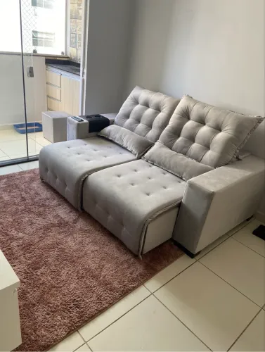 Vende-se sofá retrátil de dois lugares