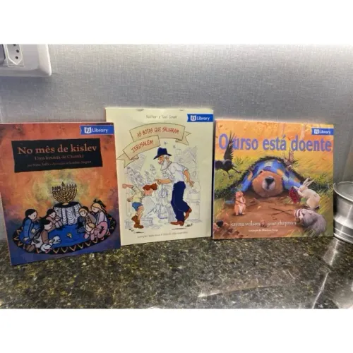 Lote livros infantis em história judaica. 3 peças.