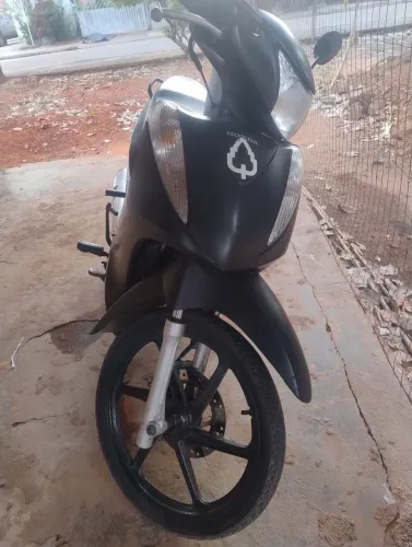 Vende-se Biz 125 em dias 