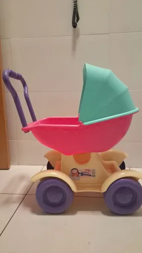 Carrinho de boneca