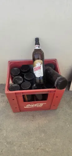 Vendo grade de cerveja vazia