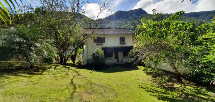 Imóvel multifamiliar (casa do primeiro andar) com 3 quartos para locação na Ponte da Sauda