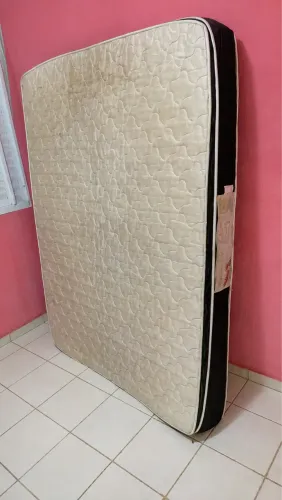 Colchão de casal em bom estado