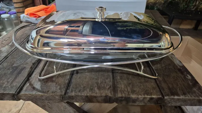 Rechaud com Tampa e detalhes de Prata