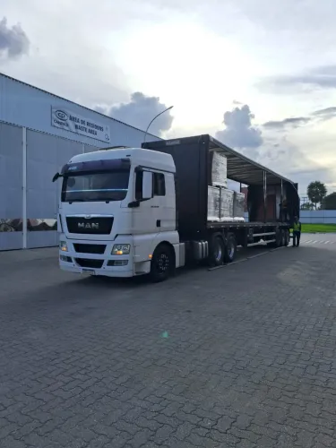 MAN TGX 6x2 Ótimo estado, trabalhando agregado.