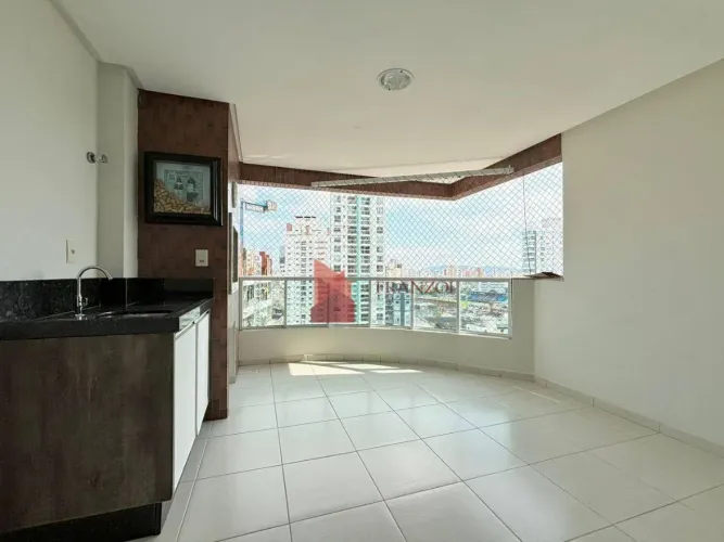 LOCAÇÃO: Apartamento com 3 dormitórios sendo 1 suíte - 112 m² - Centro - Itajaí/SC