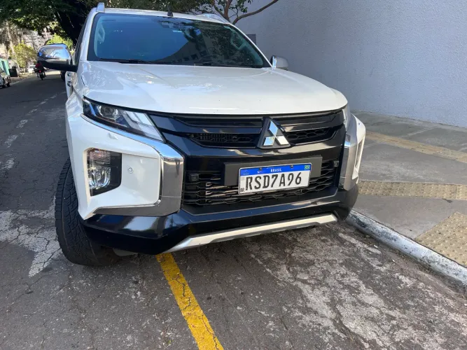 Mitsubishi L200 Triton Sport HPE-S 2.4 CD Dies. AUT 2023