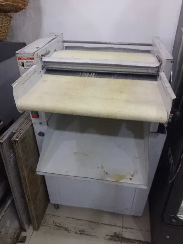 Vendo modeladora de pao 