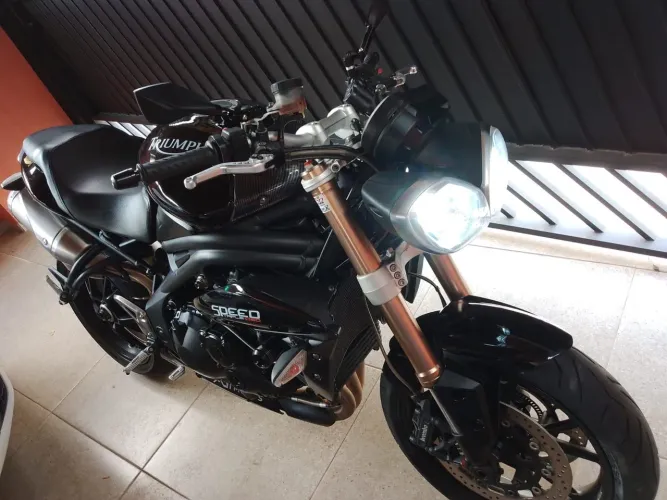 Triumph speed triple 2013