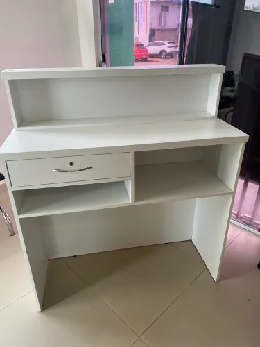 Vende-se balcão para loja.