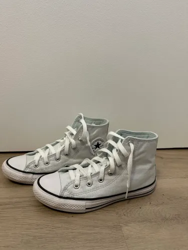 All Star Chuck Taylor Shine