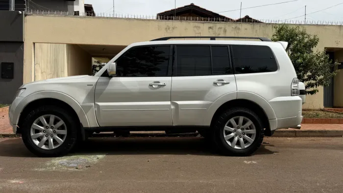 Mitsubishi Pajero HPE Full 3.2 4X4 T.i.dies. 5P AUT 2011