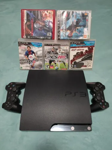 PS3 com desbloqueio Hem com dois controles funcionando perfeitamente