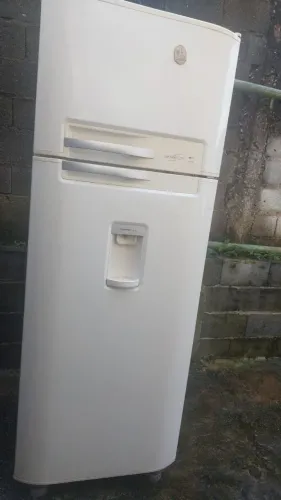 Geladeira Electrolux DCW49 