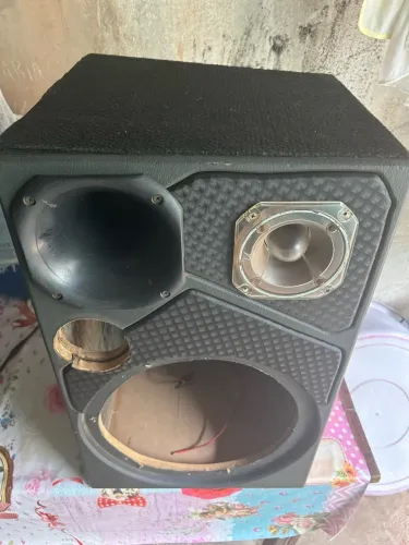 Caixa trio com acabamento preto texturizado