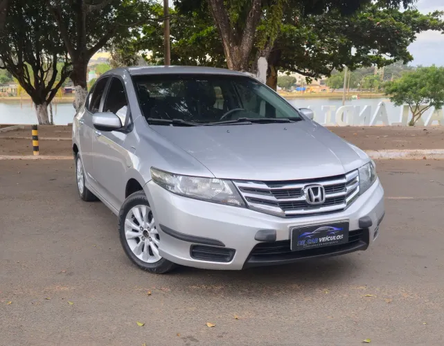 Honda City Sedan LX 1.5 Flex 16V 4P Aut. 2013