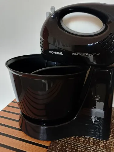 Batedeira Mondial Prática Black B-44 (3 velocidades) - Pouco usada