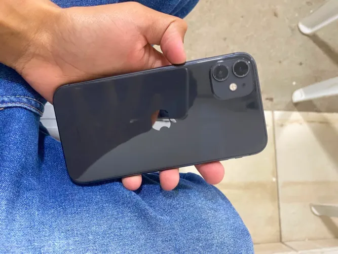 IPHONE 11 64gb (bateria 79%)