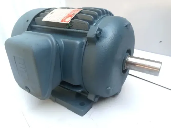 Motor Eberle 3 cv 6 polos 1100 rpm trifásico