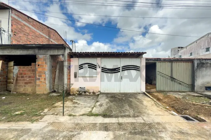 Casa terrea com 2 quartos no bairro da Santa terezinha, Urbis 3 - Santo Antônio de Jesus -