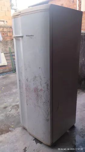 Geladeira à Venda - R$ 150 | Desapego Rápido