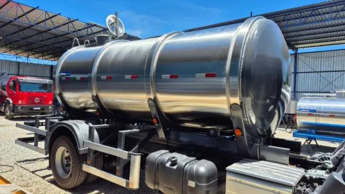 Tanque Rodoviário Inox 304 para Caminhão Pipa - 7.000 Litros