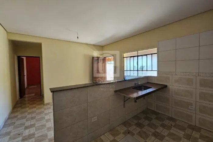 Sitio à venda em Araçoiaba da Serra-SP, 2 quartos, 10 vagas de garagem!