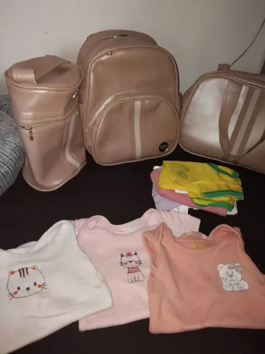 Vendo kit bolsa de maternidade/ sapatinho