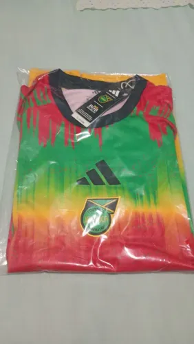 Camisa da Jamaica Nova na Embalagem.