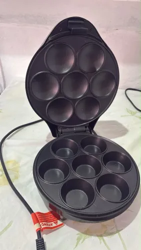Máquina de cupcakes Britânia - 7semi nova