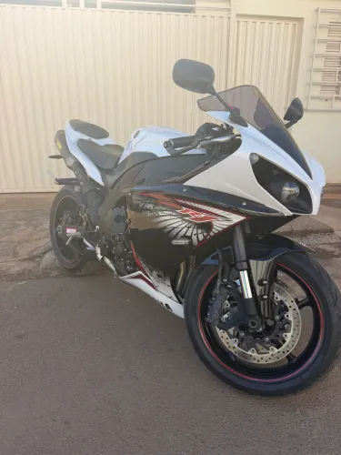 ? YAMAHA YZF-R1 2012 | 20.800 KM | AKRAPOVIC