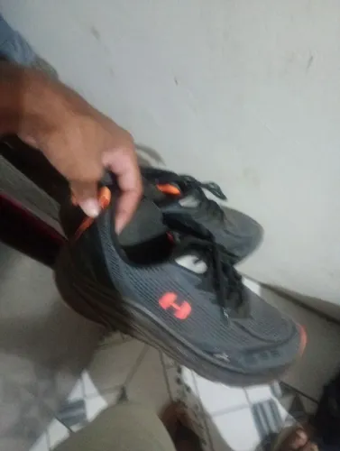 Tênis masculino número 40