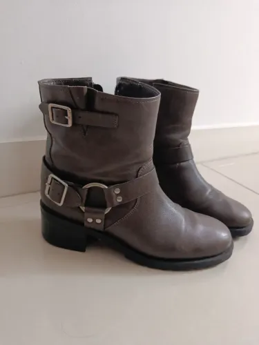 bota arezzo 38