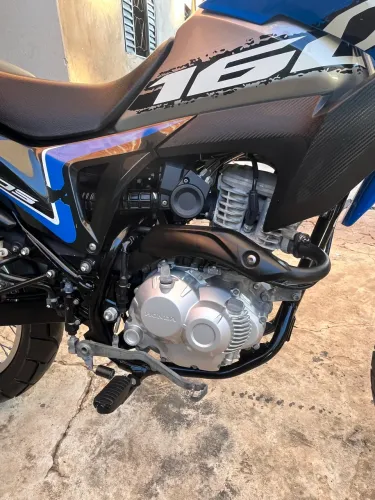 Bros 160 pouco rodada 