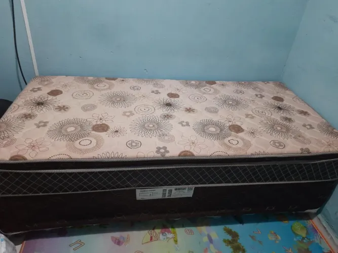 Cama box conjugado. Cor bege