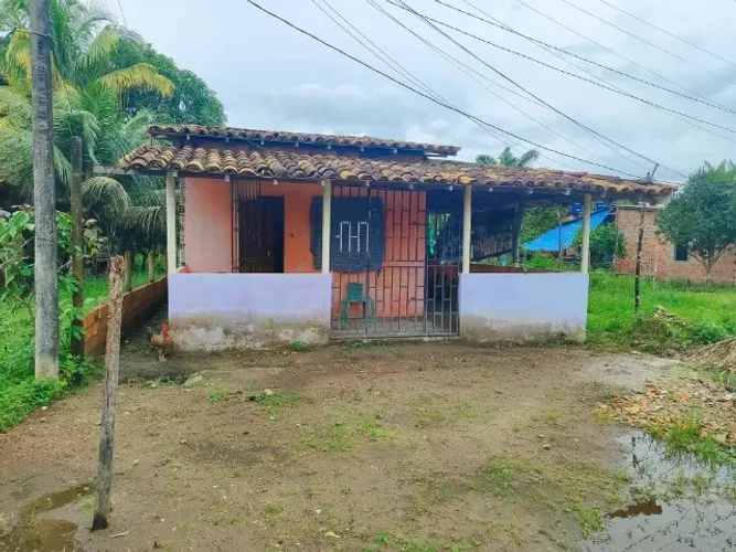 Terreno com 2 casas medindo 620m2